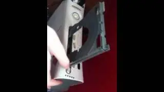 Xbox 360 won't stay closed