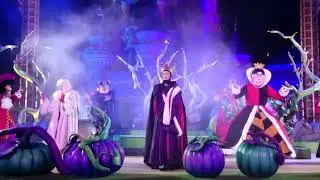 Disneyland Paris - It's Good to be Bad with the Disney Villains - Evil Queen by Night (2015) ! [HD]