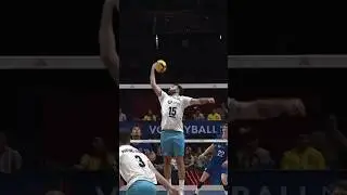 De Cecco works his magic ✨ #epicvolleyball #volleyballworld #volleyball