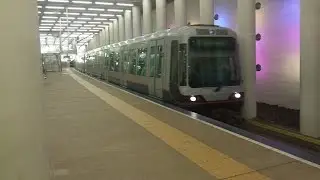 RET Metro 4*Type S/B-combi komt aan op station Rotterdam Centraal