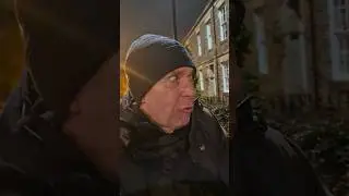 Спящий бездомный на улицах Ньюкасла в поисках убежища  
