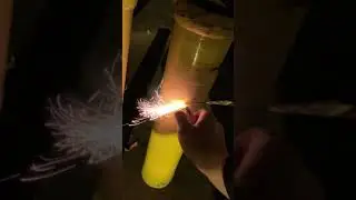 4 inch shell (100mm) shell - Red wave to crackle with tail 2018-2019