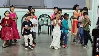 The children's are dancing and celebrating 🥳🎉 the Teachers day &hearts;️ and signing a song 