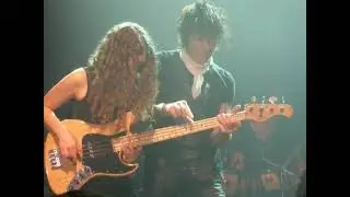Tal Wilkenfeld & @JeffBeck Bass Duet - New York 2009