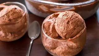 The No-Machine Chocolate Ice Cream Recipe People Can&rsquo;t Stop Talking About