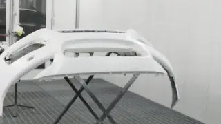 VL 55. Jaguar F - Face spraying clearcoat