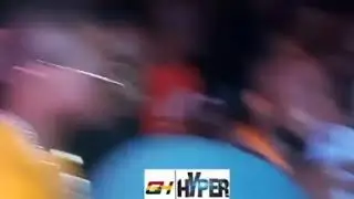 DAVIDO SLAP A  FAN WHILE TRYING TO TAKE A PICTURE WITH HIM