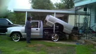 Bagged mitsubishi truck with dancing bed