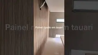 Painel de madeira em tauari