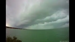 Gyorsmozg&aacute;s&uacute; hidegfront a Balatonn&aacute;l /Fast moving cold front at Lake Balaton 27/10/2023