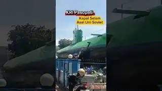 KRI Pasopati 410: Сотрудничество Индонезии с Советским Союзом - Памятник подводной лодке Сурабая