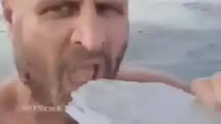 Ice chewer