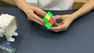 Moyu Rubik's Cube robot out of the box