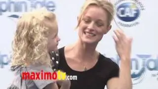 Teri Polo at DOLPHIN TALE 3D World Premiere Arrivals