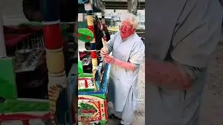 Trump selling great ice cream Qulfi khoye Ali #mreastvlog #donaldtrump #foxnews #cnbc #viral #ind vs