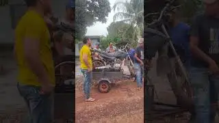 moto bagun&ccedil;ou a embalagem 😁😁😁😂