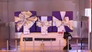 #Yobotsanta - Robot at Yotel NYC surprises guests with tech-savvy travel gifts for the holidays