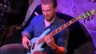Hadrien Feraud - bass solo