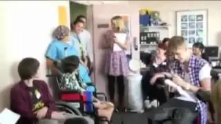 Justin Bieber Visits A Children's Hospital (New Zealand) - 2012