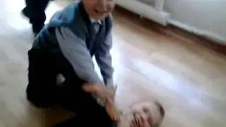 Драка мелкоты!!!