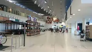 Perth Australia 🇦🇺 ka airport  or Ander ki dukan dekho