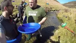 gold panning - Leadhills with Leon Kirk