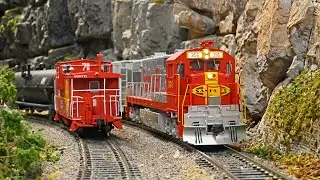 Atlas Santa Fe Warbonnet U28CG W/ Loksound!
