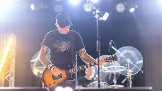 Rock 4 Recovery 2025 | Yachtley Cr&euml;w LIVE at Icehouse Amphitheater