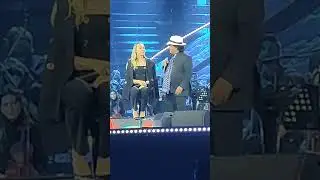 un padre dolcissimo Albano Carrisi coccola la figlia Cristel 4volte 20 verona arena