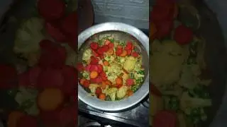 Gobhi Aur Gajar Ki Tasty sabji recipe #youtubeshorts #ytshorts #shortvideo #recipe #ziya