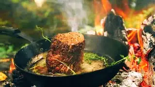 🔥🥩 Bushcraft Primitive Beef Wellington | Forest Campfire Cooking 🌿 | Survival Gourmet Style 🍃