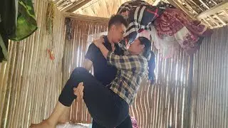 After many incidents, police officer Thuan and his wife are still happy together.