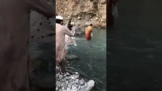 Trout Fish Hunting in stream River #riverfishhunting #food #pakistan #everyone #fishingwithnet