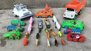 हमारे Super Bike और Racing Car से भरी ट्रक पर जानवरों ने Attack कर दिया।। Best Kid's Toy Video ।