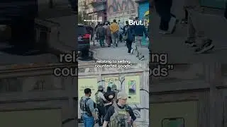 Рейд ICE на Канал-стрит в Нью-Йорке спровоцировал протесты среди местных жителей.