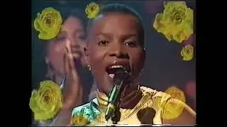 Angelique Kidjo - Agolo (Live Swedish TV 1994)