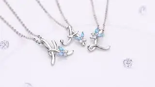 Pendentif Lettres initiales papillon magique c&eacute;leste