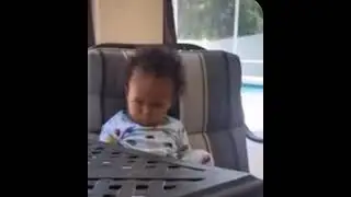 Funny kids afraid of shadows ( nobody will control their laugh 😂)