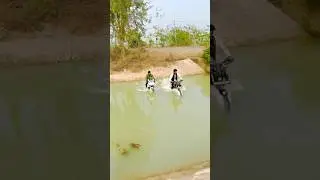 R15 v4 v/s Mt15 Pani Mein Race💥🚀#shortfeed #rider #biker #trending #viralshort