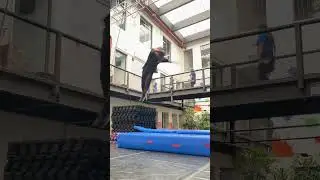 #parkourlife #parkourlifestyle #acrobatics #parkours #parkourvideos #flip #parkour #pkfr #shrots