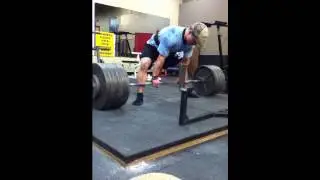 sumo deadlift 605x2