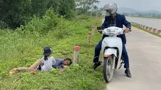 Stranger Saves Fainting Single Mom: Emotional Story - Single Mom Vnam
