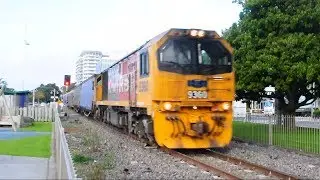 DL 9360 passing The Strand
