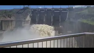 Wivenhoe dam gated release 15/10/2022