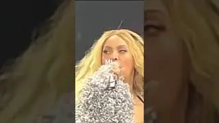 Beyonce 🐝Finale having Tech problems.. not happy ! #beyonce