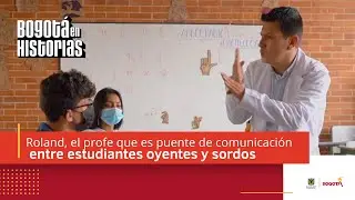 Roland, el profe que es puente de comunicaci&oacute;n entre estudiantes oyentes y sordos