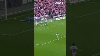 Paradas de Aitor Fern&aacute;ndez en el empate de Osasuna ante el Athletic Club en San Mam&eacute;s #shorts
