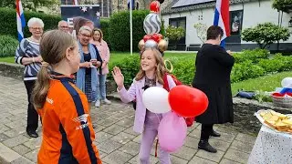 The Voice Kids-winnares Emma Kok verrast met drive through