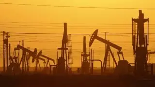 Protesters, security clash near North Dakota oil pipeline