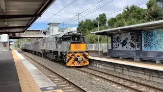 Queensland Trains - Trains at Corinda